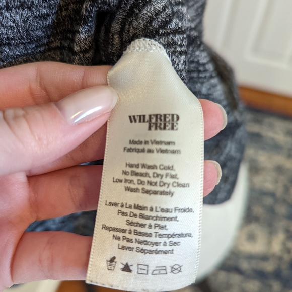 Aritzia Wilfred Free Marbeled Grey High Neck Tank Top - Picture 6 of 6